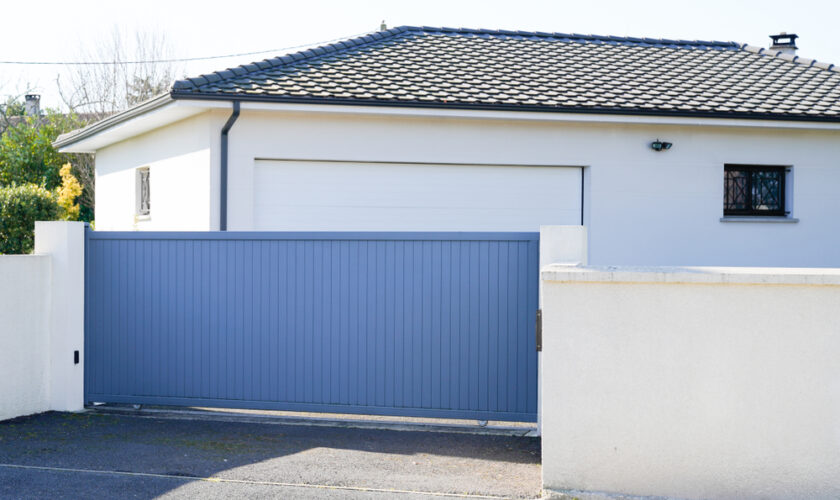 Automatic,Sliding,Grey,Gate,Modern,House